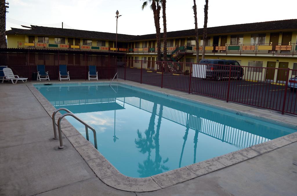 Tropics Motor Hotel 인디오 외부 사진